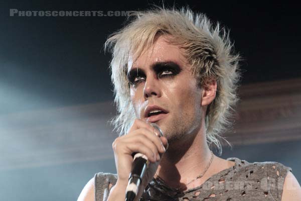 SEMI PRECIOUS WEAPONS - 2008-01-28 - PARIS - La Fleche d'Or - Justin Drew Tranter